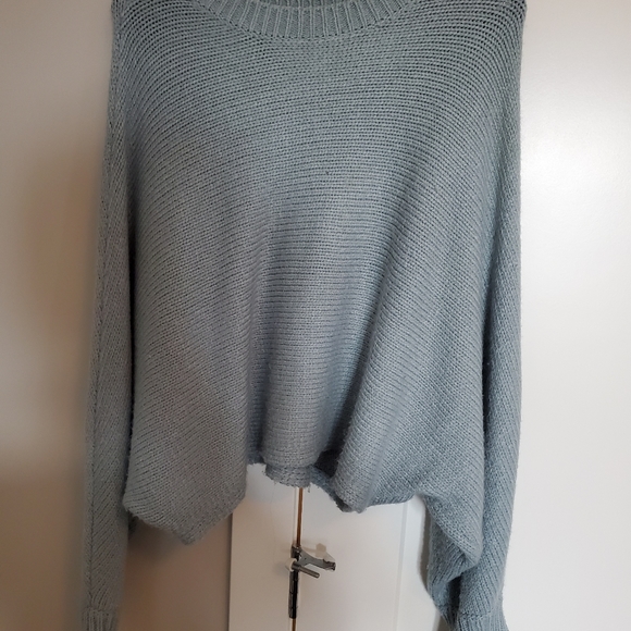 ‼️SALE ‼️GARAGE SWEATER - Picture 2 of 4